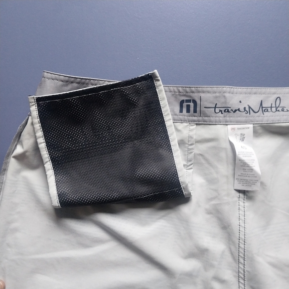 Travis Mathew Board Shorts Size 40 - Picture 8 of 14